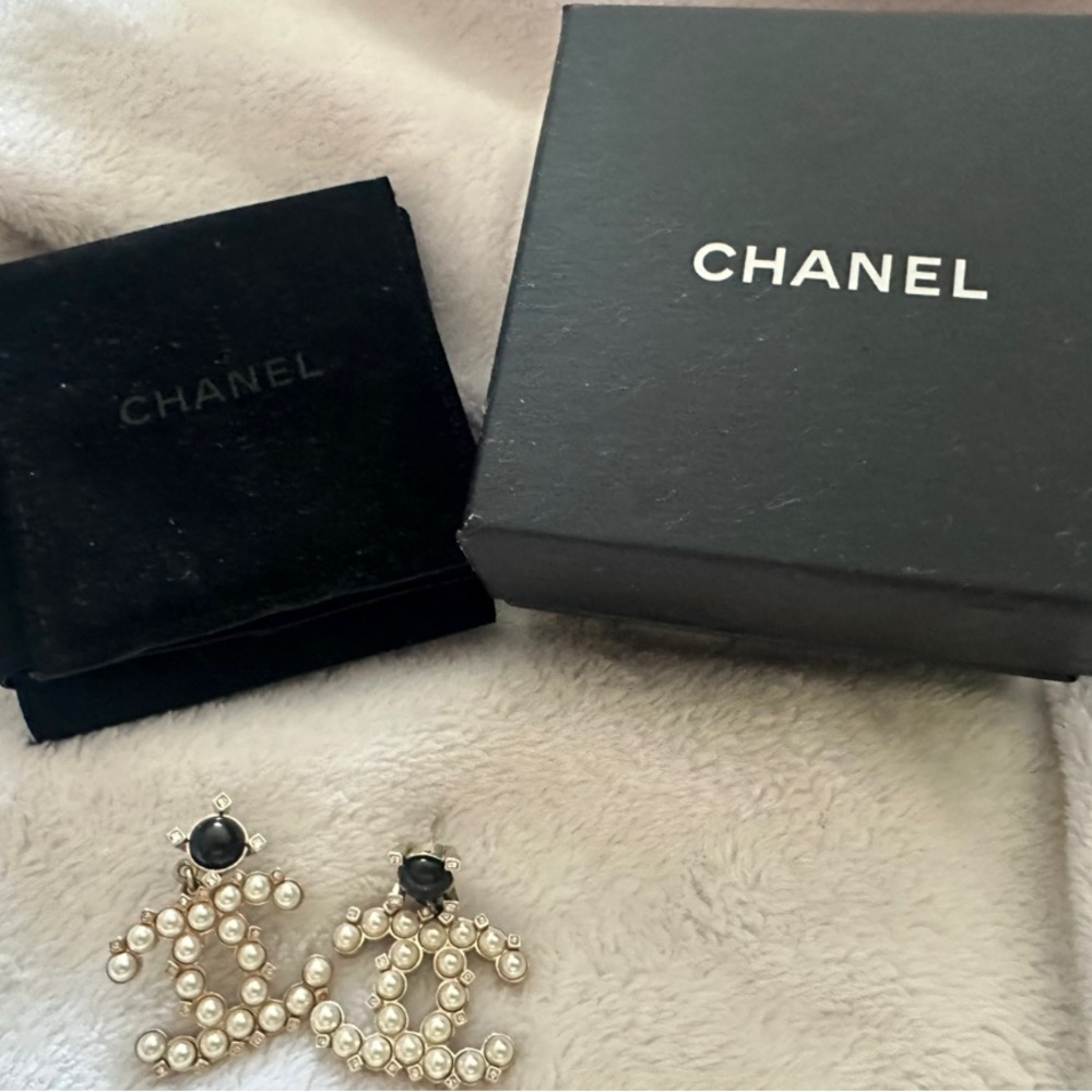 Chanel Earring Black and White Crystal Pearl CC Dangle Earrings
